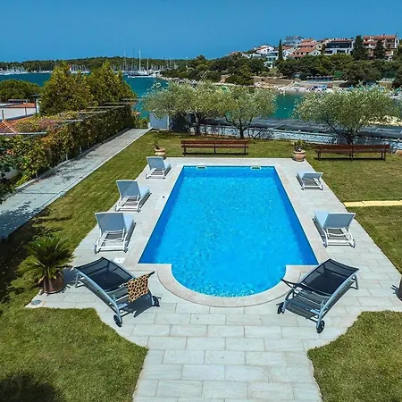 Contessa Del Mar Pjescana Uvala