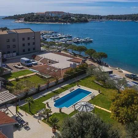 Contessa Del Mar * Pjescana Uvala